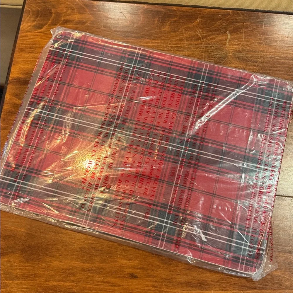 NIP RARE Williams Sonoma Tartan Hard Mat Placemat Cork Back Single Holiday Xmas